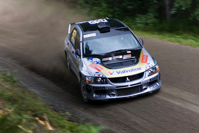 IMG_0967.jpg - Juho Hänninen ja leveät linjat